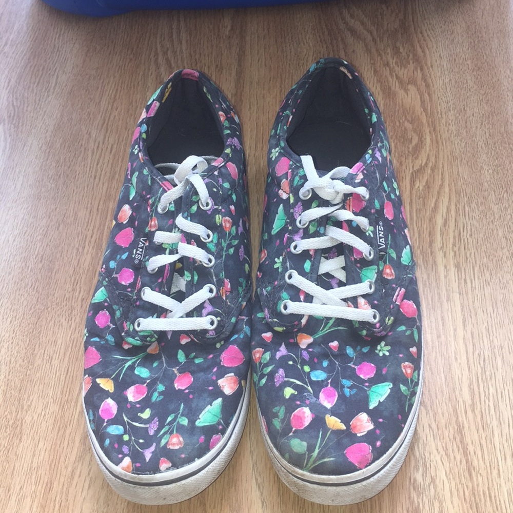 Women’s floral vans